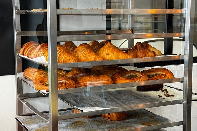 #1 Montmartre Pastries & Chocolate Food Tour with 6+ Tastings - Guides and Group Size: Why Max 8 Makes Food Tours Easier