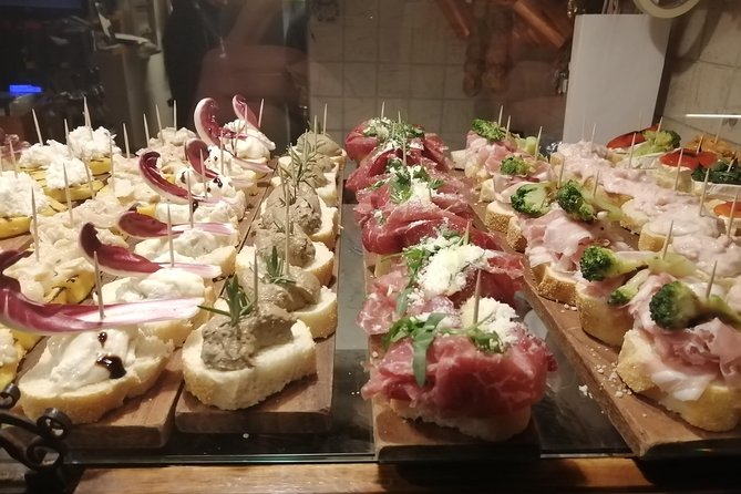 2.5 Hour Street Food Tour of Venice - Mondays, public holidays, and the fish market shutdown