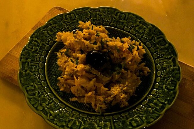 4-Hour Traditional Portuguese Food & Wine Tour in Porto - Wine Pairing and Port Wine Dessert: How to Think About the Sips