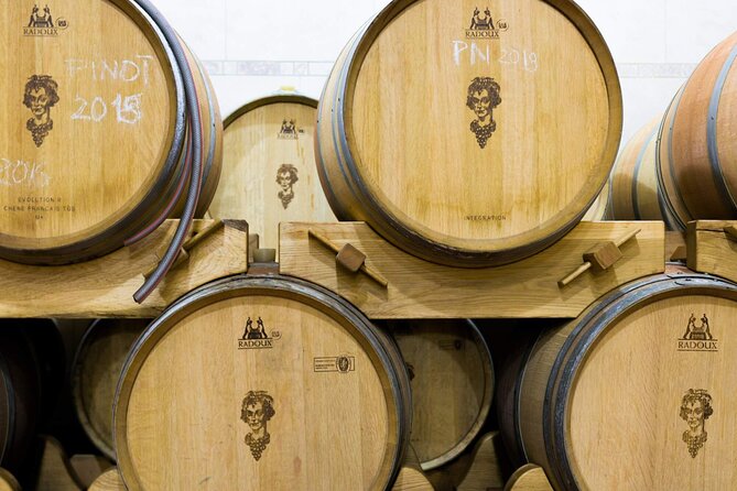 A delightful wine tasting in the scenic countryside with lunch - Inside the winery: what you’ll learn while tasting