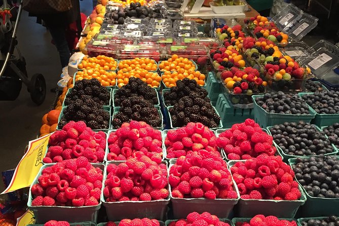A Wok Around Food Tour of the Granville Island Public Market - How the guide helps you shop better than a normal market visit