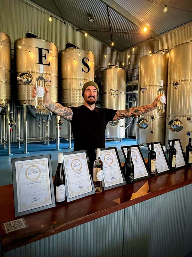 Adelaide: Barossa Premium Wine Tasting tour & Winery Lunch - Adelaide Hills and the Whispering Wall Stop