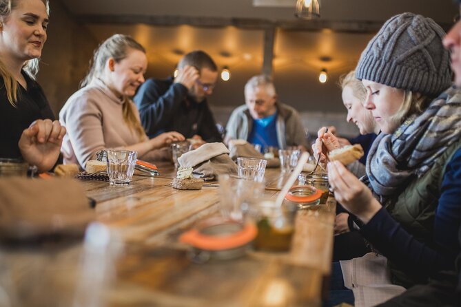 Akureyri Food Walk With 5 Tastings and a Local Guide - Next stop: the famous Icelandic hot dog