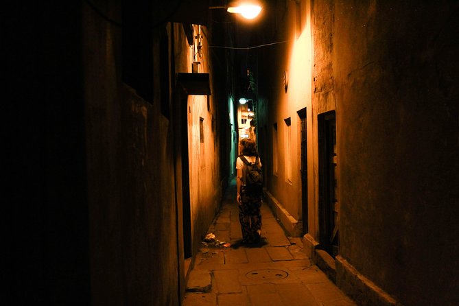 Alleyway Food Tour - By-Lanes After 4:30 pm: The Real Setting for This 3-Hour Walk