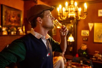 Amsterdam: Food Tour with Drinks by Spui, Canals and Jordaan - The 3-hour plan works because the food density is intentional