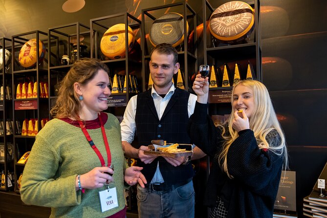 Amsterdam : Guided Cultural Food Tour - National Monument: where Amsterdam remembers