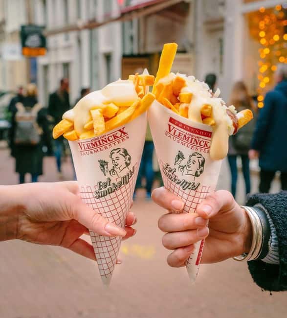 Amsterdam: Guided Cultural Food Tour in English or German - Dam Square to Nieuwe Kerk: a 30-minute orientation in the core