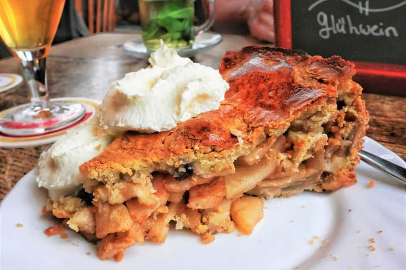 Amsterdam: Guided Food Tour with Tastings - Sweet finale: gooey stroopwafel and apple tart comfort