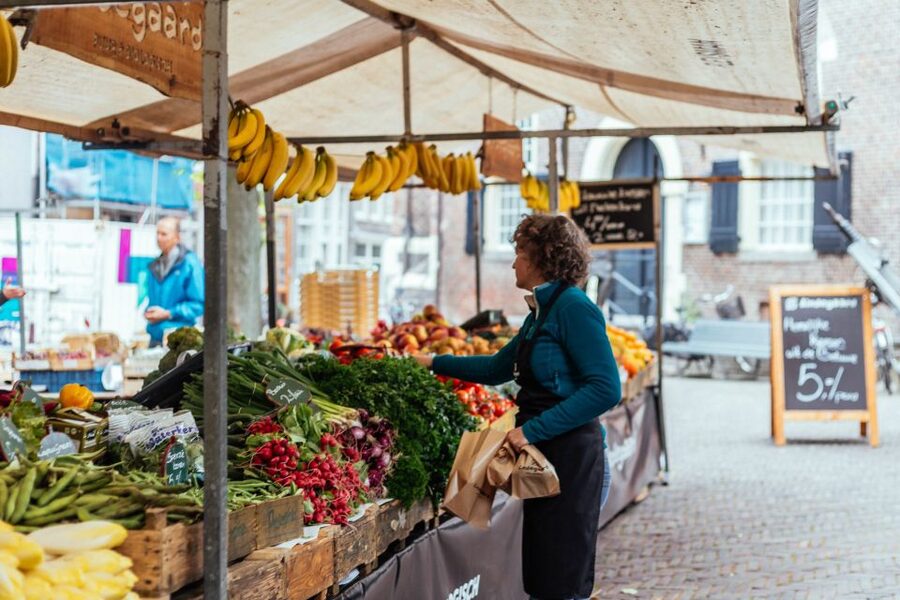 Amsterdam: Private Food Tour with a Local - A Surinamese family-run restaurant stop for the Amsterdam food mix