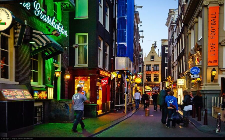 Amsterdam: Private Red Light District and Food Tour - Why this tour works: a Red Light District walk with real context