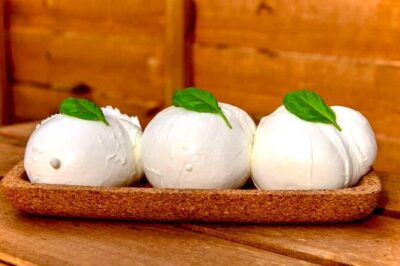 Authentic Naples Food Tour with 8+ Tastings of Pizza, Wine & More - What You’ll Eat and Drink: Mozzarella, Pizza, Sauce, Wine, Coffee