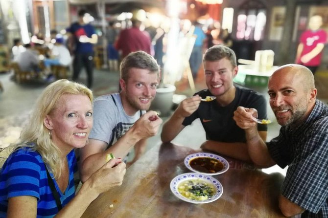 Authentic Old Xi'an Back Alley Food Tour - The guide makes or breaks the night: English, personality, and real explanations