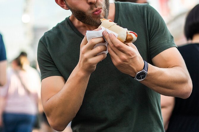 BA Flavors Food Tour in San Telmo and Boca With Local Guide - Feira de San Telmo and Galería Solar de French: art and antiques without losing the plot