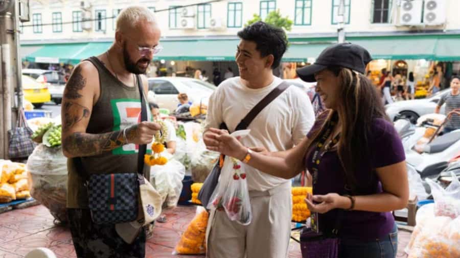 Bangkok Adventure Tuk Tuk Food Tour - Family-run “open kitchen” dining: the difference between seeing and tasting