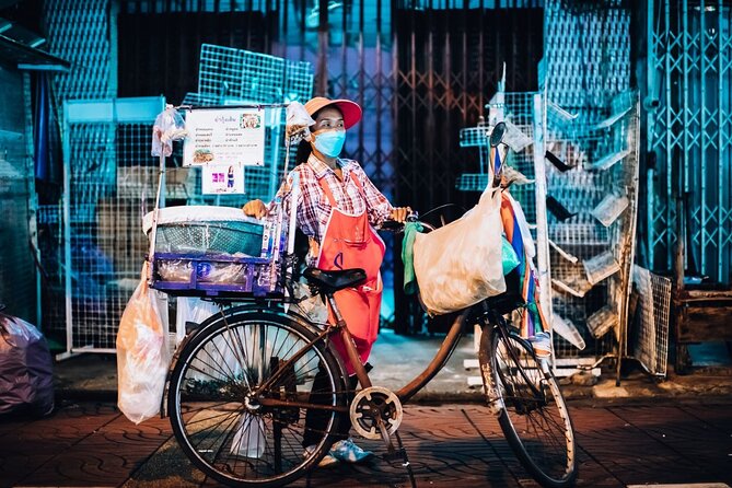 Bangkok: Backstreets Food Tour with 15+ Tastings - Two People Running the Night: The Guide + Assistant System