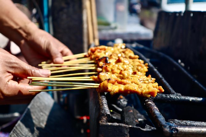 Bangkok by Night Food Tour with 10+ Tastings in Chinatown - Chinatown at Night: Eating Without Second-Guessing
