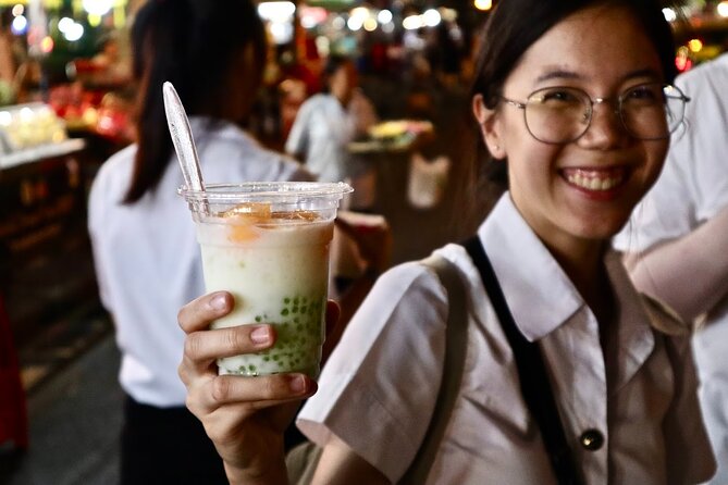 Bangkok by Night Food Tour with 10+ Tastings in Chinatown - Temple Culture Add-Ons: Fortune Sticks and Lotus Folding