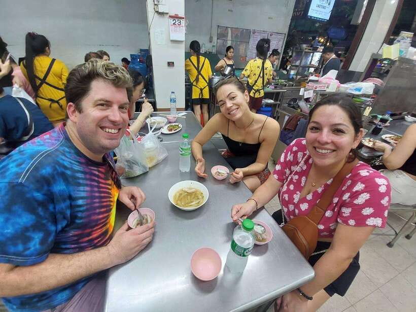 Bangkok: Chinatown Food Tour with Michelin Food Stalls - Why Yaowarat at Night Turns Dinner Into a Plan