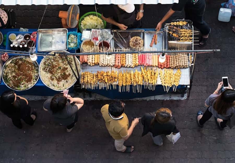 Bangkok: Chinatown Street Food Tour with 8+ Local Dishes - Key things to know before you go