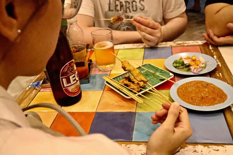 Bangkok: Chinatown Street Food Tour with 8+ Local Dishes - Stop 4: Asian desserts on the Chinatown stroll
