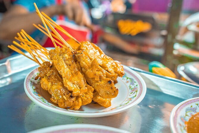Bangkok Evening Food Tour by Tuktuk - A tuk-tuk route through Bangkok you won’t plan alone