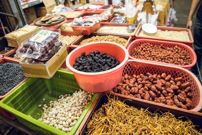 Bangkok Hidden Gems: Talad Noi, Chinatown & Street Food Tour - Street Food Samples You’ll Actually Notice (and What They Taste Like)