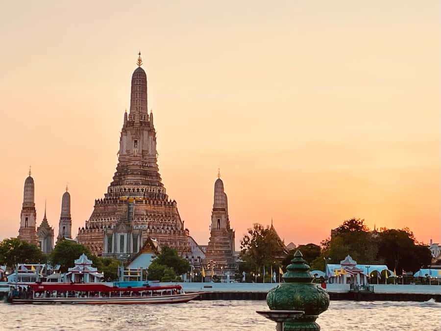 Bangkok: Highlights with Food Tour & Sunset in Wat Arun - Who This Tour Suits Best (And Who Should Rethink It)