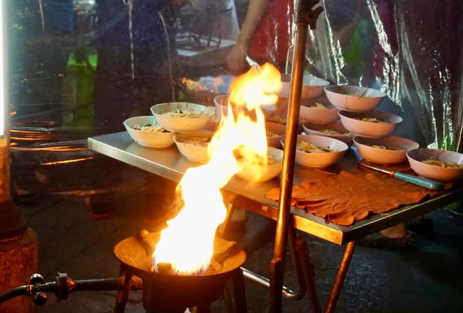Bangkok: Highlights with Food Tour & Sunset in Wat Arun - Getting to Wat Arun for Sunset Without the Stress