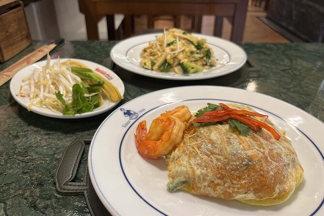 Bangkok Michelin Food Tour (3 Stops, 8 tastings) - Wat Thepthidaram: temple visit plus a Michelin-starred start