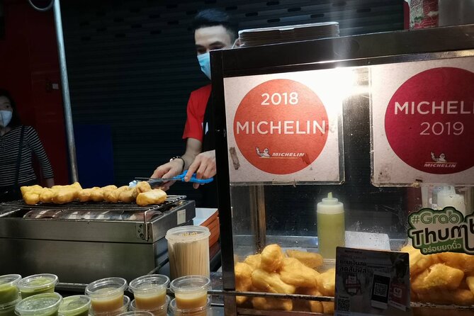 Bangkok: Michelin Guide Street Food Tour by Tuk Tuk - Stop 1: Lim Lao Ngow fishball egg noodle comfort