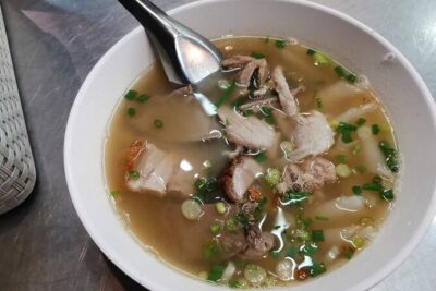Bangkok: Michelin Guide Street Food Tour by Tuk Tuk - Where you start: River City Bangkok to Yaowarat Road