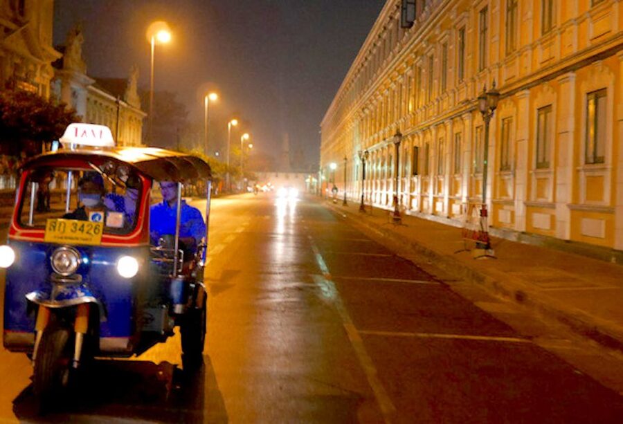 Bangkok: Midnight Food Tour by Tuk-Tuk - Rooftop Beer Over Chao Phraya: Wat Arun From the Best Angle