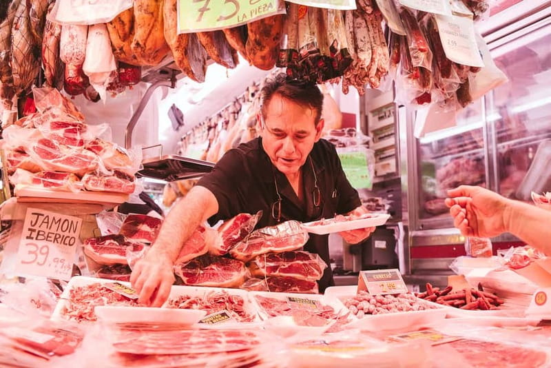 Barcelona: Hidden Markets, Tapas & Paella Food Tour - Bodega La Peninsular: vermouth culture and bomba tapas