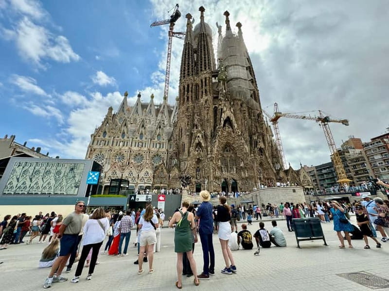 Barcelona: Sagrada Familia, La Pedrera & Cava Tasting Tour - Casa Mila: the stone waves and iron balconies you can’t unsee