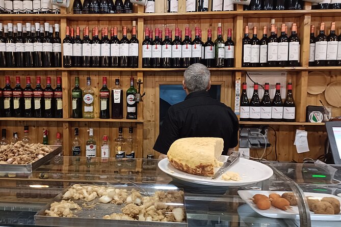Barcelona tailored tapas & drinks tour with a native guide - Tapas Bar Hopping in Local Streets: How the Walking Fits