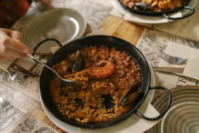 Barcelona: Tapas Food Crawl Walking Tour with Tastings - Meeting at Correos y Telégrafos: your first win is where it starts
