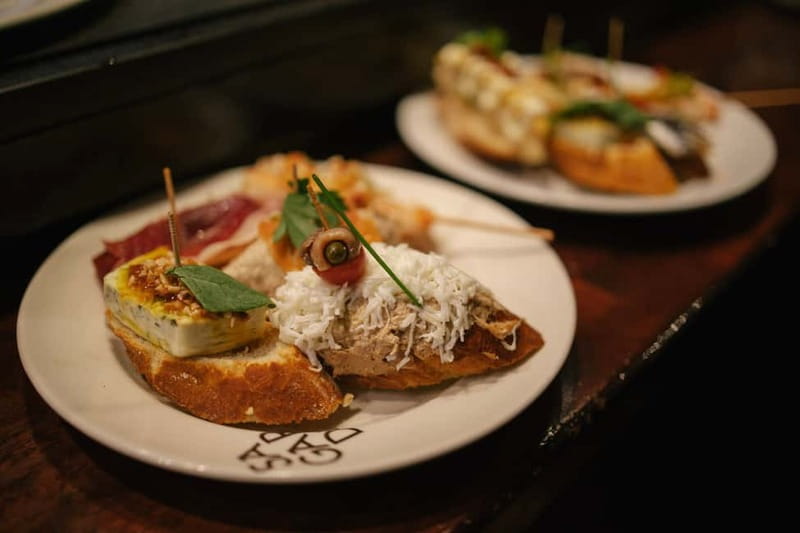 Barcelona: Tapas Food Crawl Walking Tour with Tastings - Gothic Quarter finish: walking home with more context