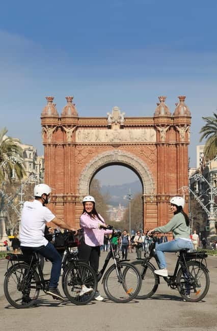 Barcelona: Tapas Tasting Tour by Regular Bike or E-Bike - Casa Batlló and Casa Milà: what to look for when you only have a few stops