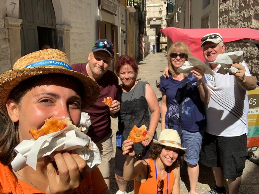 Bari: Rickshaw Street Food Tour - Stop for Street Food: A Fast Hit of Bari Flavor