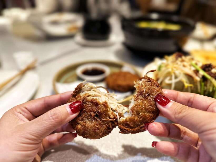 Beijing Hutong Food Crawl Delights: Peking duck, Hotpot&More - Who This Beijing Crawl Is Best For