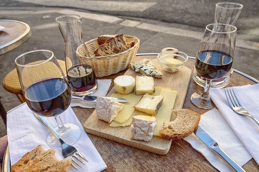 Bergamo: 3.5-Hour Traditional Food Tour - Bakery Dessert Time: Stracciatella Gelato and the Sweet-to-Savory Balance