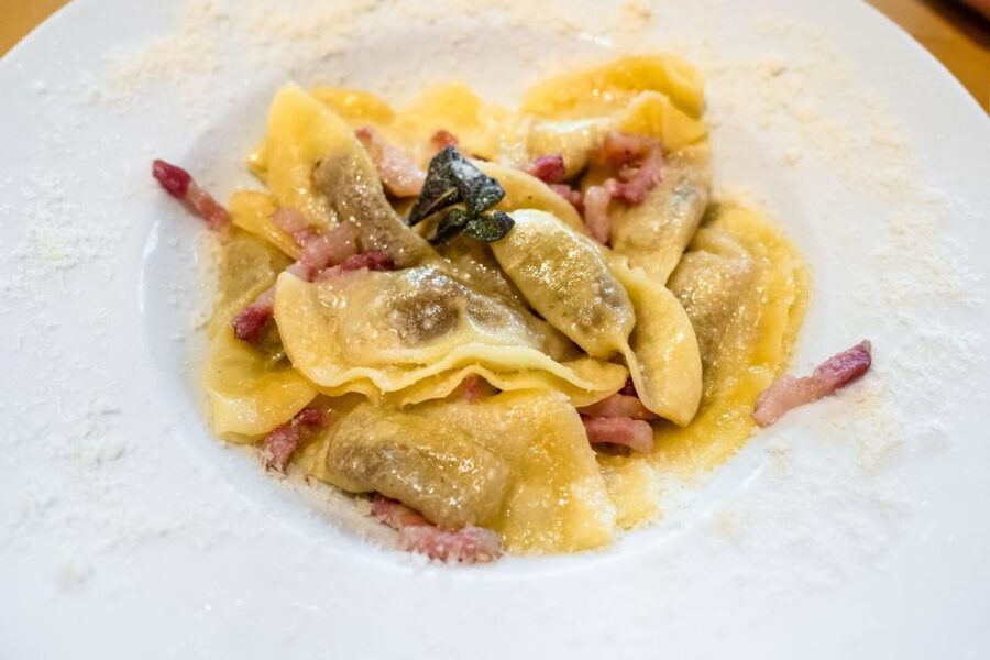 Bergamo: 3.5-Hour Traditional Food Tour - Piazza Mercato Delle Scarpe: The Start Point With Local Energy