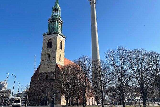 Berlin Food Tour with Full Meal & Drinks by Do Eat Better - Hackescher Markt beer tasting: a local brewery flight, age 18+