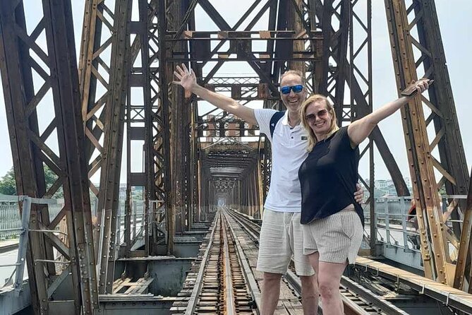 Best Hanoi Food Tour 7 Different Food Tasting Visit Train Street - The tastings plan: 6 food samples and 1 drink that actually add up