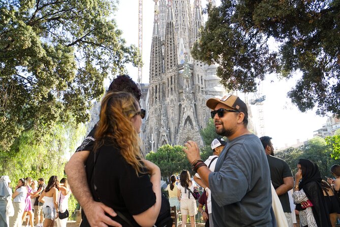 Best of Barcelona: Sagrada Família, Gaudí & Candy Tasting Tour! - La Mansana de la Discordia and the “not only Gaudí” strategy