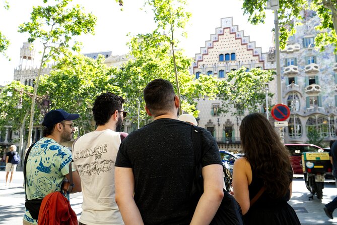 Best of Barcelona: Sagrada Família, Gaudí & Candy Tasting Tour! - Who should book this tour (and who might skip it)