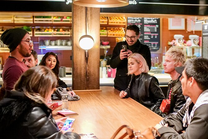 Best of New York Food Tour: 5 dishes plus famous sightseeing! - Fruit Street Sitting Area: A Short Pause That Adds Context