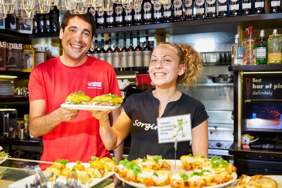 Bilbao: Exclusive Food & Wine Tasting Tour with Local Guide - The Pintxos Plan: 6 stops that add up to a full meal