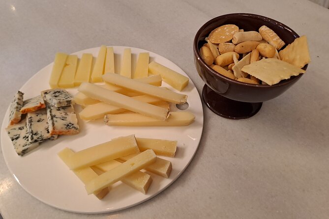 Bilbao Food Tour: Pintxos, Drinks, and Tapas with a Local - Andra Maria Kalea and the Nervión river: seafood and classic bar bites