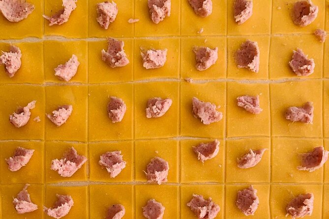 Bologna Food Tour and Enogastronomia Experience with Local Chef - Via Ugo Bassi and the portici: gelato as a final checkpoint